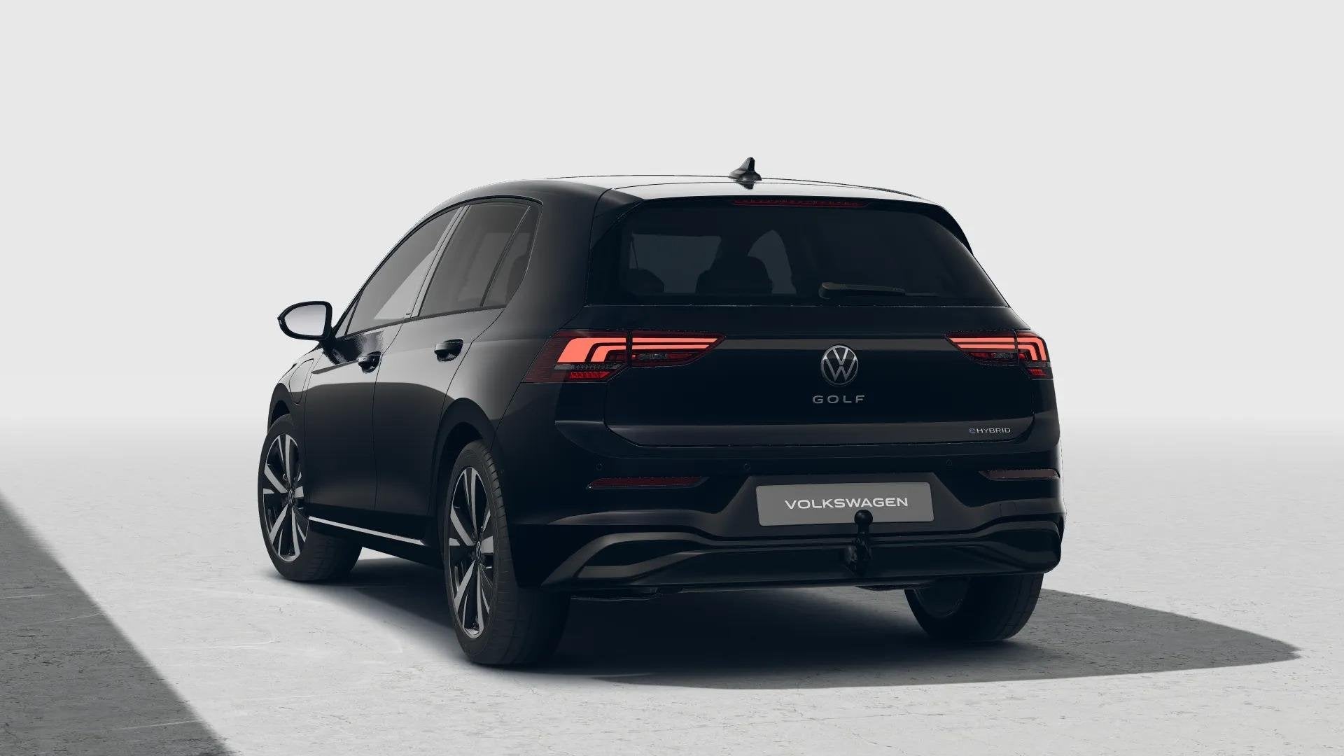 Volkswagen Golf 1.5 eHybrid 204pk Life Edition | Trekhaak We, Auto's, 12 maanden, 1498 cc, 4 cilinders, 150 min