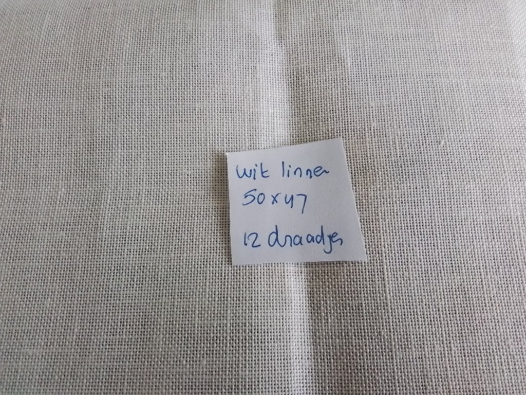 Wit linnen 50 x 47 cm, 12 draadjes, Ophalen of Verzenden, Zo goed als nieuw, Handborduren, Onderdeel of Toebehoren