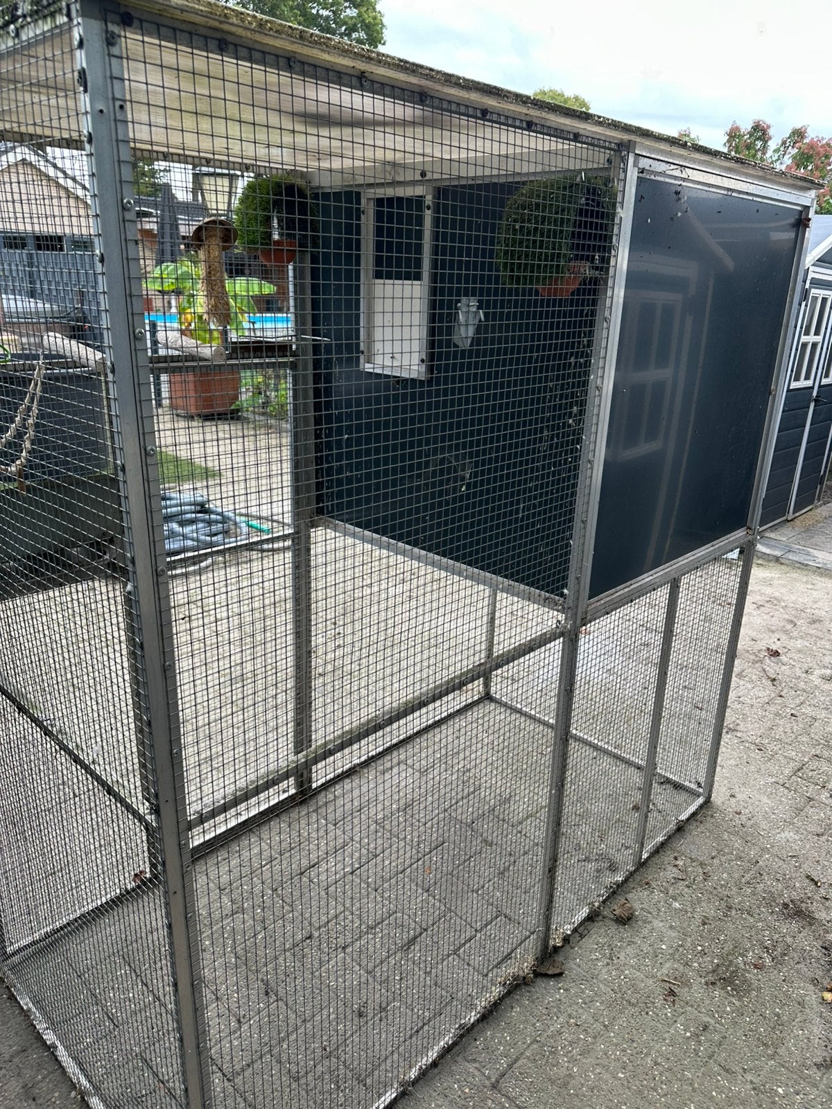 Ruime aluminium vogelvolière incl. nachtverblijf, Ophalen, Zo goed als nieuw, Aluminium, Volière