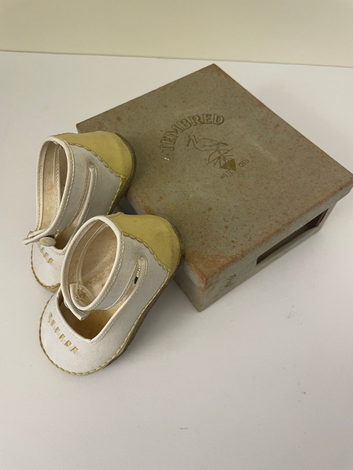 Vintage Tembred babyschoentjes met originele doos, Ophalen of Verzenden, Gebruikt, Jongetje of Meisje, Schoentjes