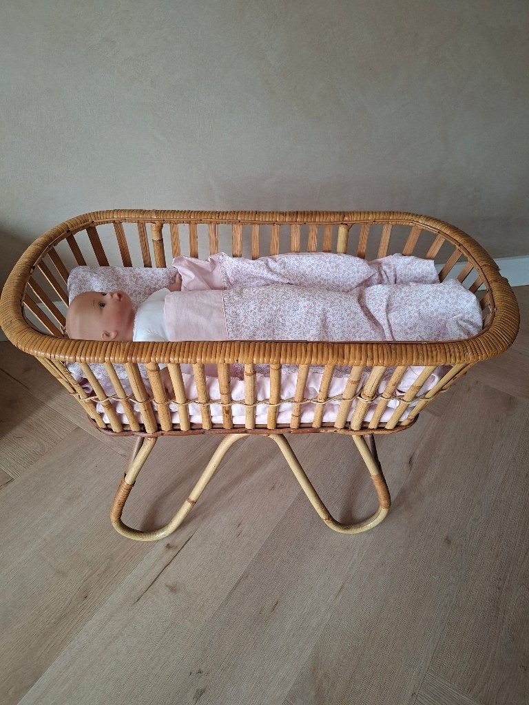 Rotan poppenwieg, Kinderen en Baby's, Ophalen, Zo goed als nieuw, Babypop
