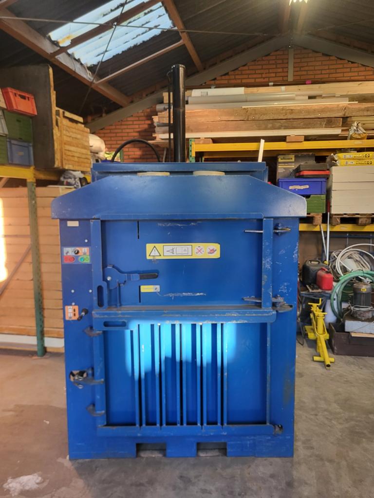 Goedwerkende kartonpers op 220V, Ophalen of Verzenden
