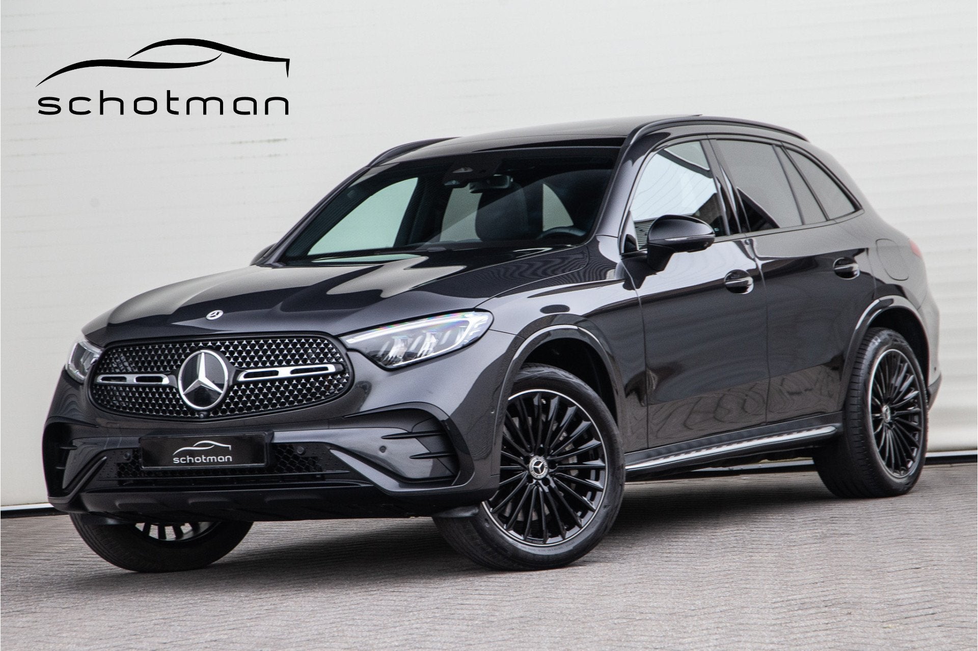 Mercedes-Benz GLC 300e 4MATIC AMG Premium, Pano, Leder, Dist, Auto's, Automaat, Dealer onderhouden, Gebruikt, Zwart