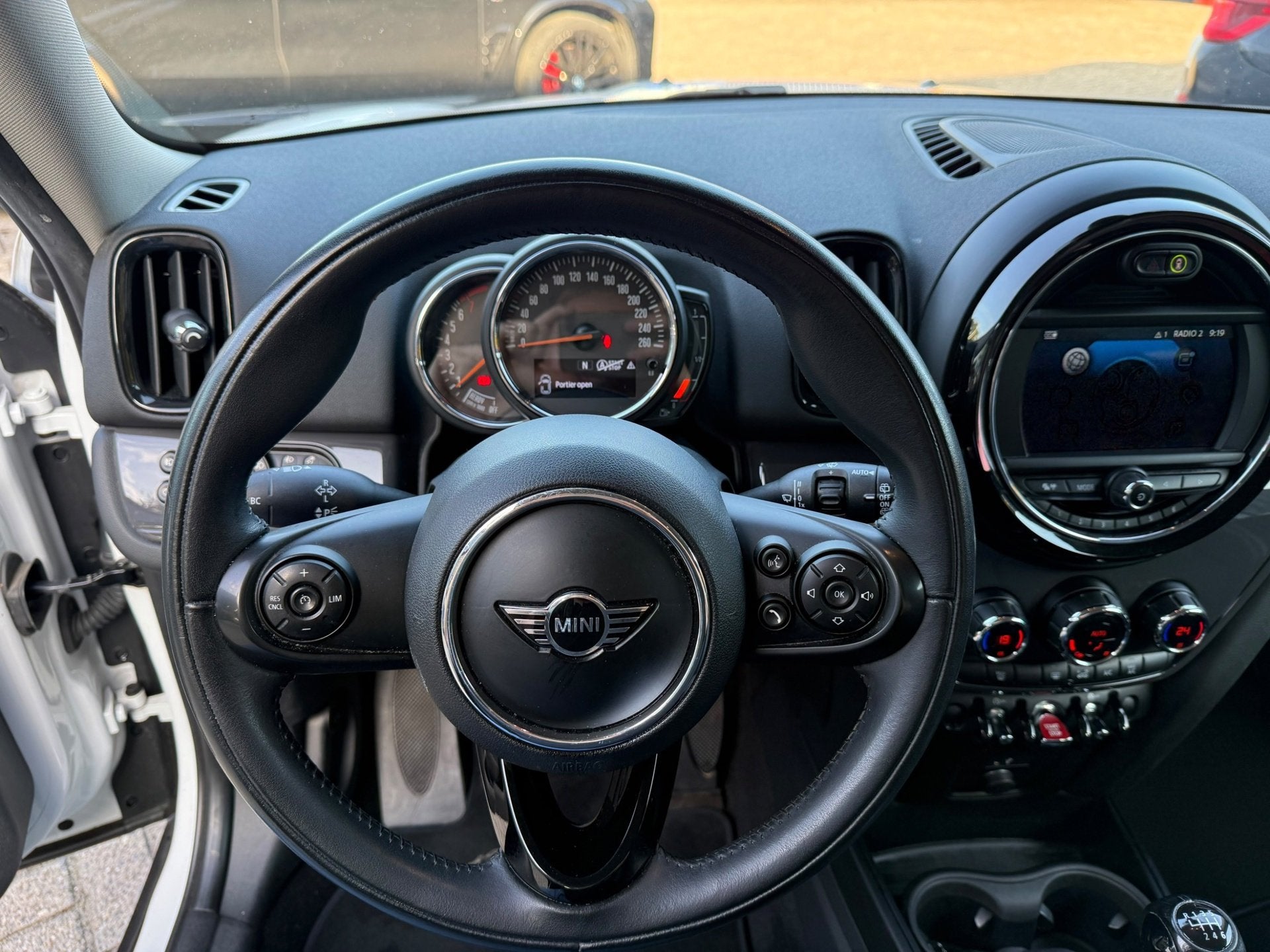Mini Countryman 1.5 Cooper Salt|NAP|Trekhaak|Bluetooth, Auto's, Voorwielaandrijving, Dealer onderhouden, Gebruikt, Countryman