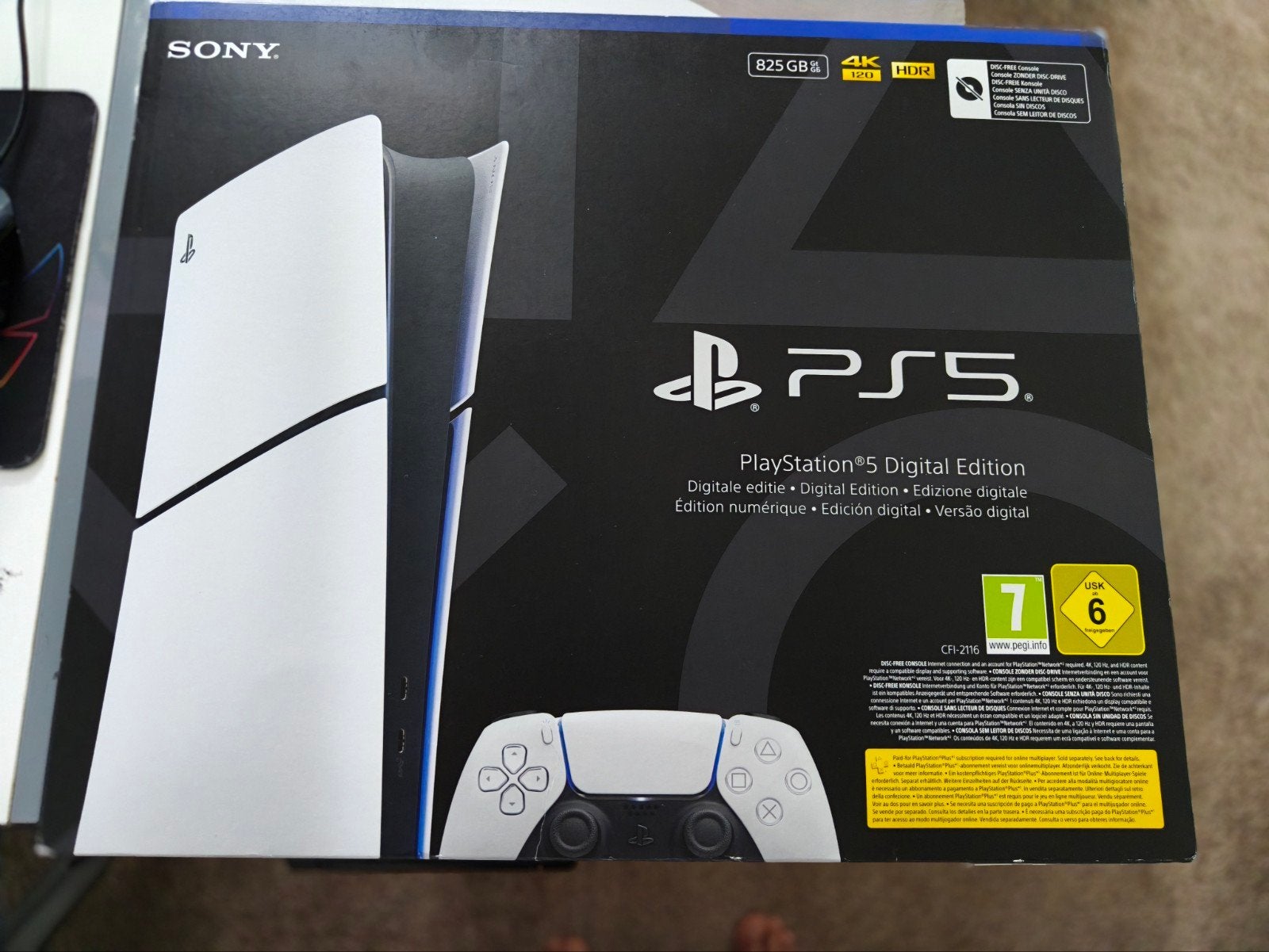 PS5 Slim Digital 1TB met 2 controllers, Ophalen of Verzenden, Zo goed als nieuw, Playstation 5 Digital