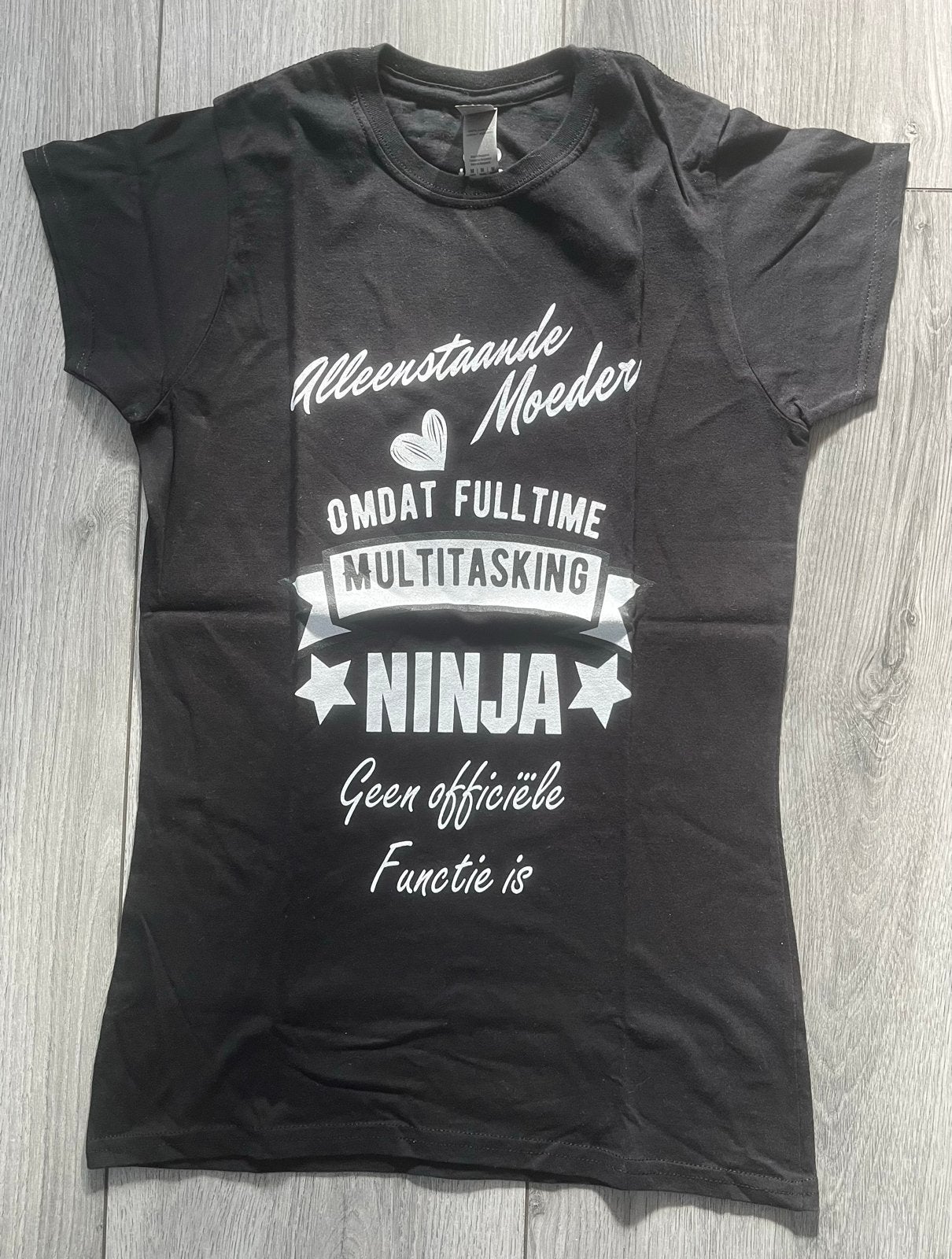 Gilden T-shirt 'Alleenstaande Moeder' Maat M, Maat 38/40 (M), Zwart, Ophalen of Verzenden, Korte mouw