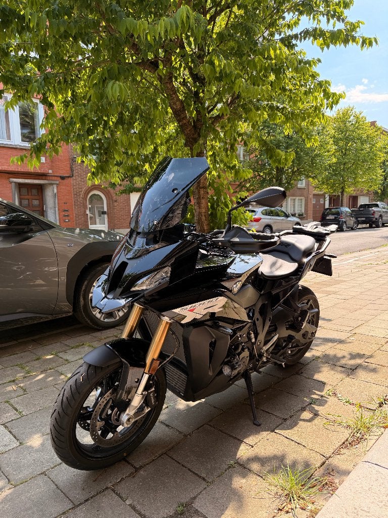 BMW S1000XR Triple Black – April 2025 – 3.519 km, Motoren, Occasion, 4 cilinders, Handvatverwarming, Particulier