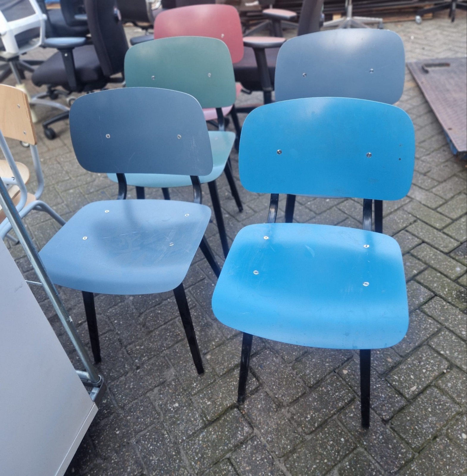 hay revolt design stoelen €100,= perstuk, Huis en Inrichting, Ophalen of Verzenden