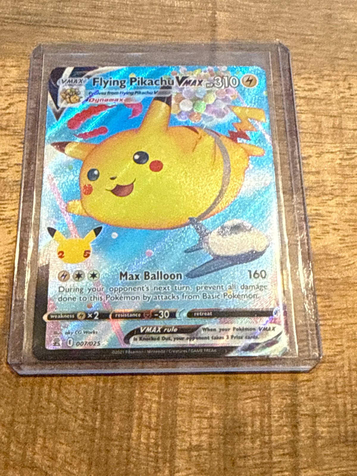 Flying Pikachu VMAX Pokémon Kaart Celebrations 007/025, Ophalen, Zo goed als nieuw, Losse kaart, Foil