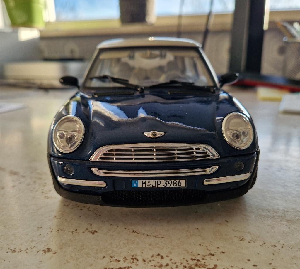 Burago Mini cooper 1:18 blauw, Ophalen of Verzenden, Bburago