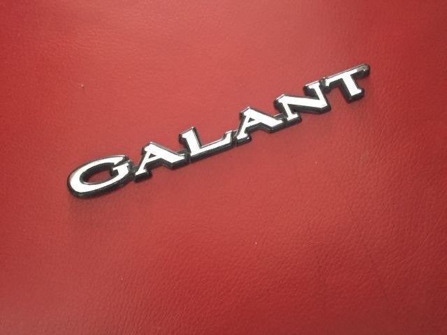 r Mitsubishi  Galant oldtimer embleem, Ophalen of Verzenden, Gebruikt, Auto's