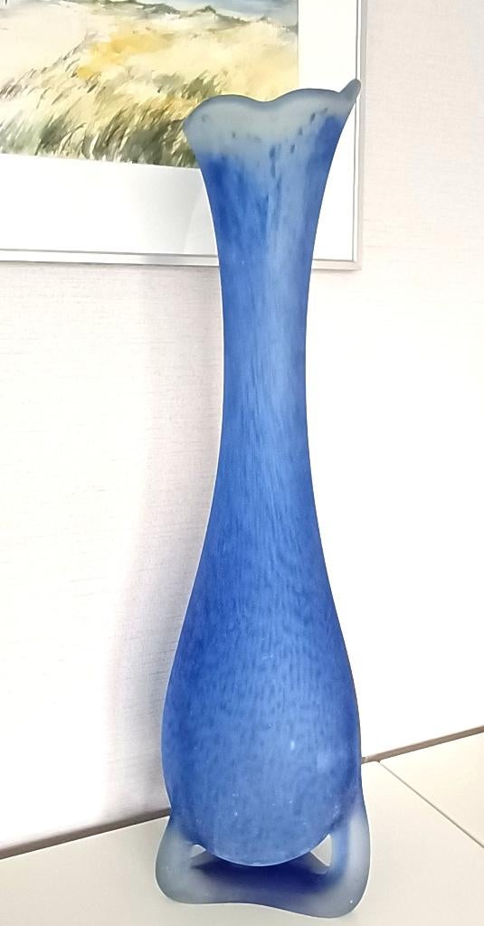 Sculpturale - kunstzinnige  blauwe vaas (unknown designer), Ophalen, Gebruikt, Blauw, Glas