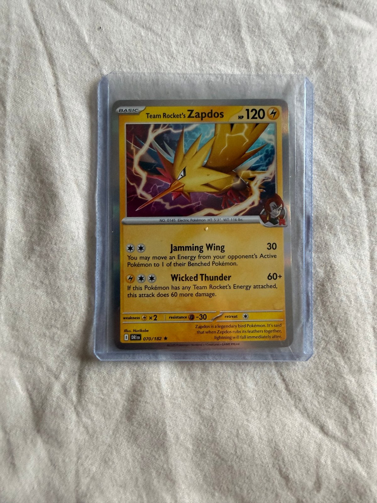 Team Rocket's Zapdos Pokémon kaart (070/182), Ophalen of Verzenden, Zo goed als nieuw, Losse kaart