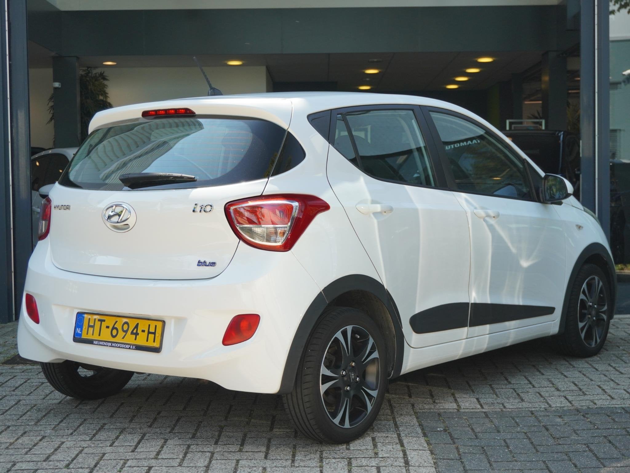 Hyundai i10 65 i-Motion Comfort / AIRCO / CRUISE / RADIO-CD-, Euro 5, Stof, Gebruikt, 4 stoelen