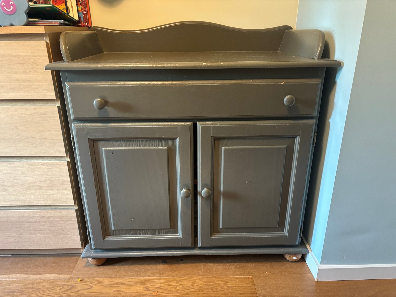 Commode met lade en kastje - Grijs, Kinderen en Baby's, Kinderkamer | Commodes en Kasten, Ophalen, Gebruikt, 75 tot 100 cm, Opstaande rand