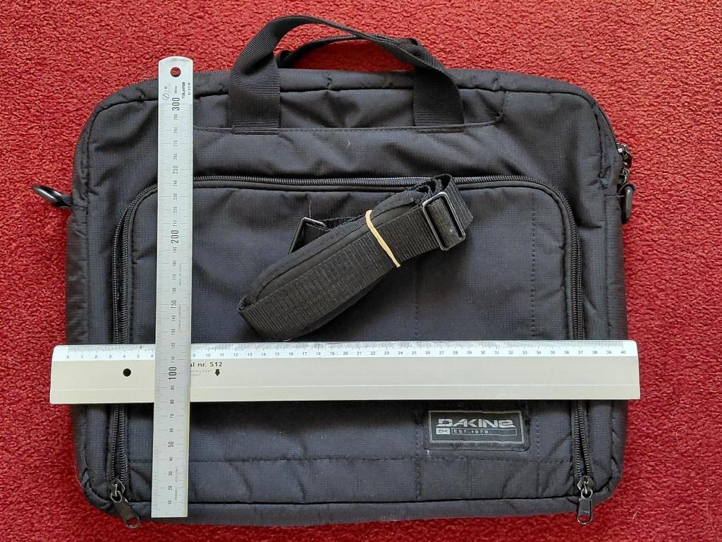 Laptoptas Dakine, Gevoerd laptopvak, Ophalen of Verzenden, Zo goed als nieuw, Zwart