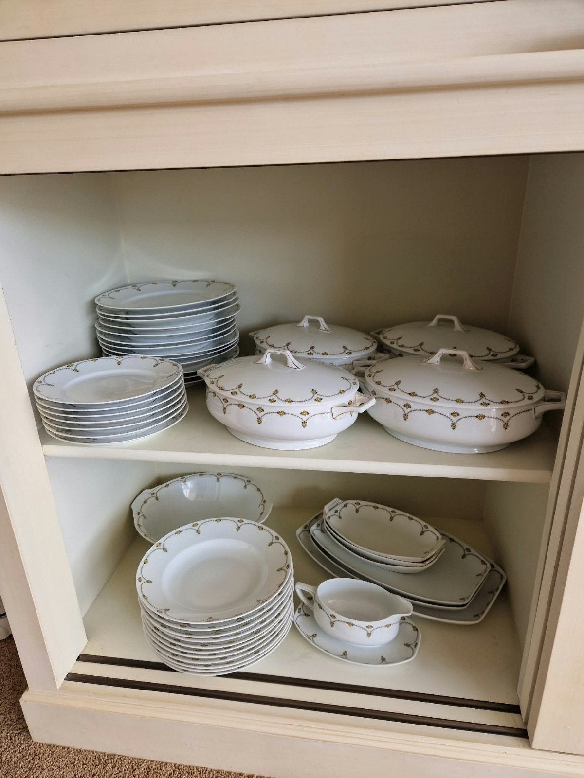 Groot Bavaria porseleinen servies, Ophalen