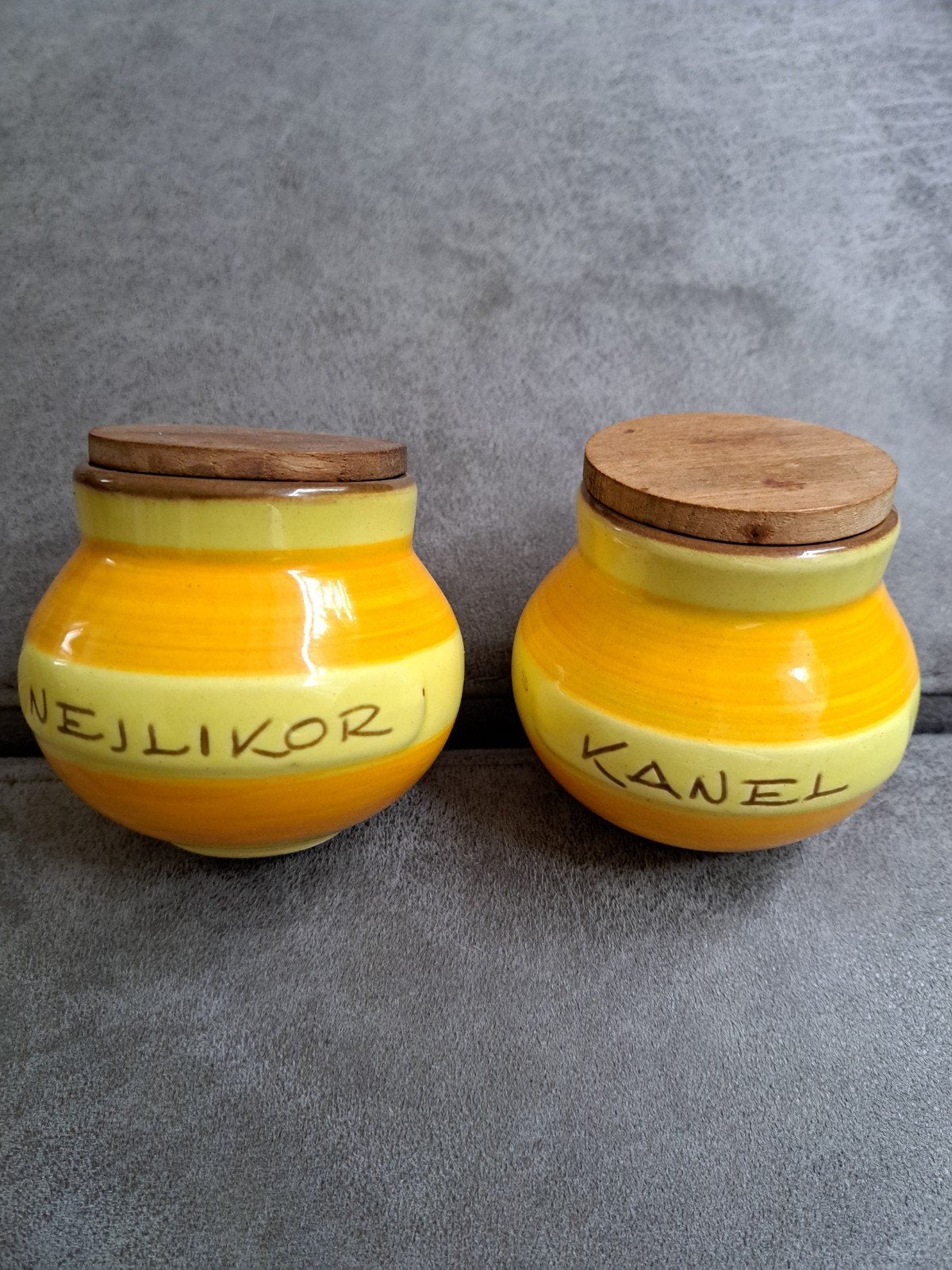 Vintage Kruidenpotjes: Kaneel en Kruidnagel, Ophalen of Verzenden