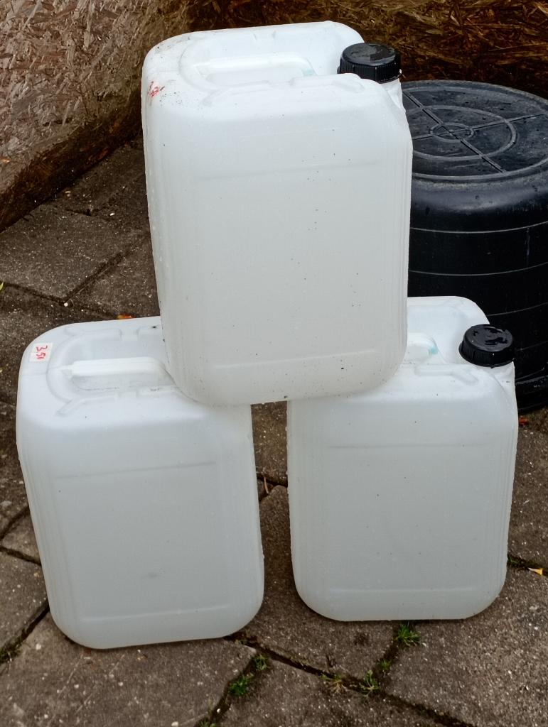 Jerrycan, Ophalen