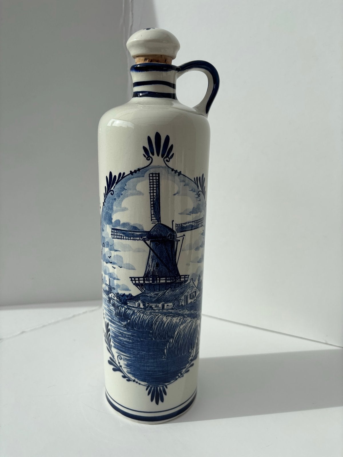 Delfts Blauw Bols jeneverkruik met molen decor, Ophalen of Verzenden