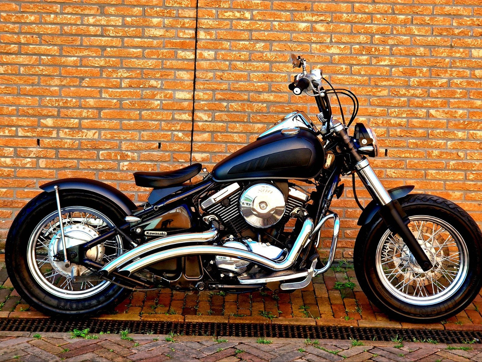 Dikke Kawasaki Vulcan Bobber (Mat blauw/grijs), Sportuitlaat, 2 cilinders, Bedrijf, Meer dan 35 kW