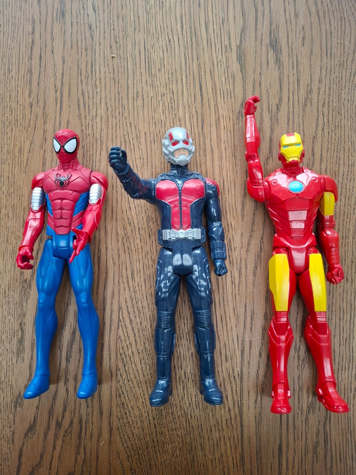 Superhelden Iron-man Spiderman Antman 30cm, Ophalen of Verzenden, Zo goed als nieuw