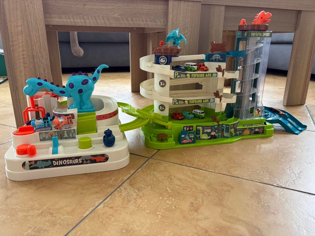 Loef educatief dino auto park, Ophalen of Verzenden, Zo goed als nieuw