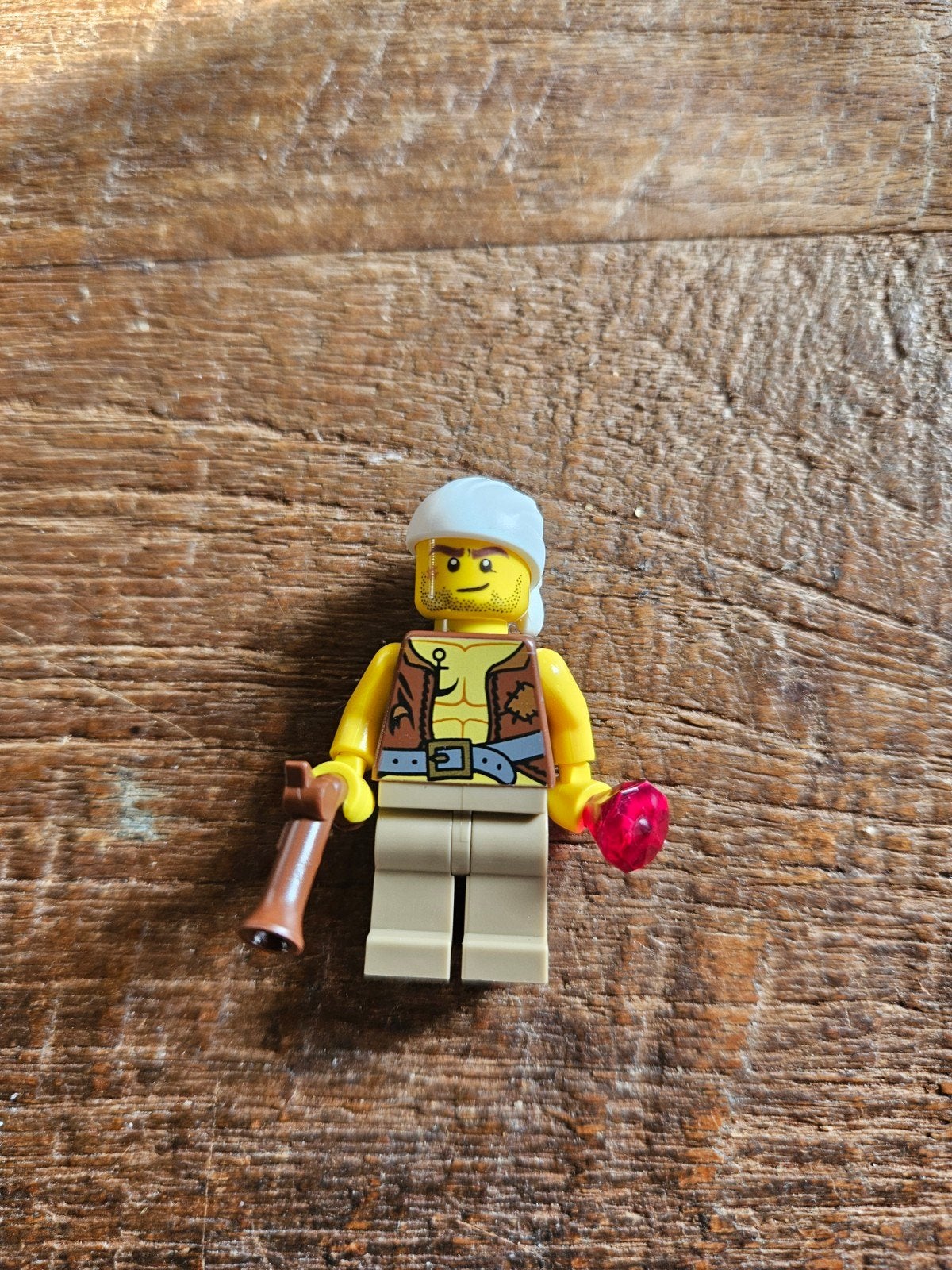 LEGO "Oude Piraat" minifiguur (set 70409), Gebruikt, Lego, Minifiguur, Inclusief accessoires