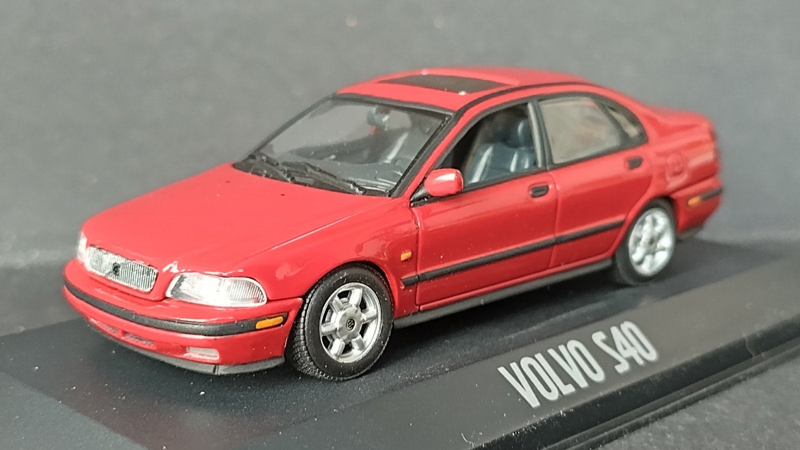 Volvo S40 1:43 Minichamps Pol, Hobby en Vrije tijd, Modelauto's | 1:43, Auto, Verzenden, ., Zo goed als nieuw