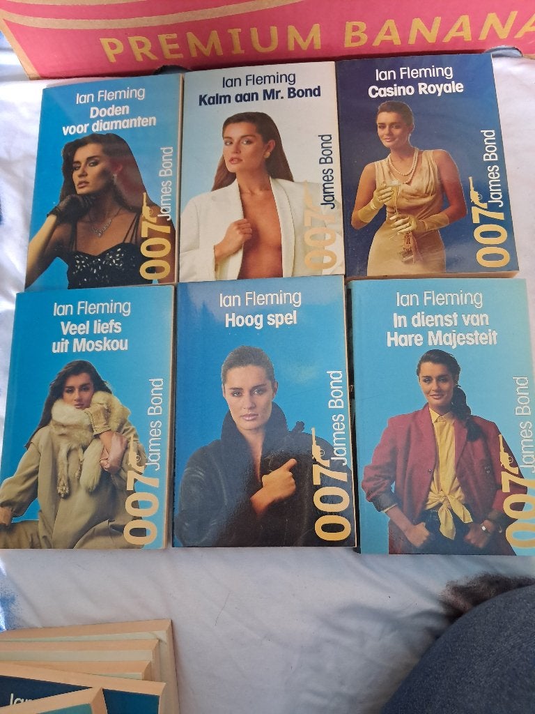 James bond pockets/boeken, Ophalen, Zo goed als nieuw, Diverse auteurs