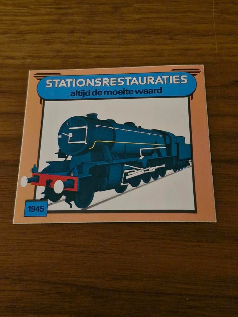 6220 Vintage NS Stationsrestauraties reclame Sticker 1945, Verzamelen, Spoorwegen en Tramwegen, Ophalen of Verzenden