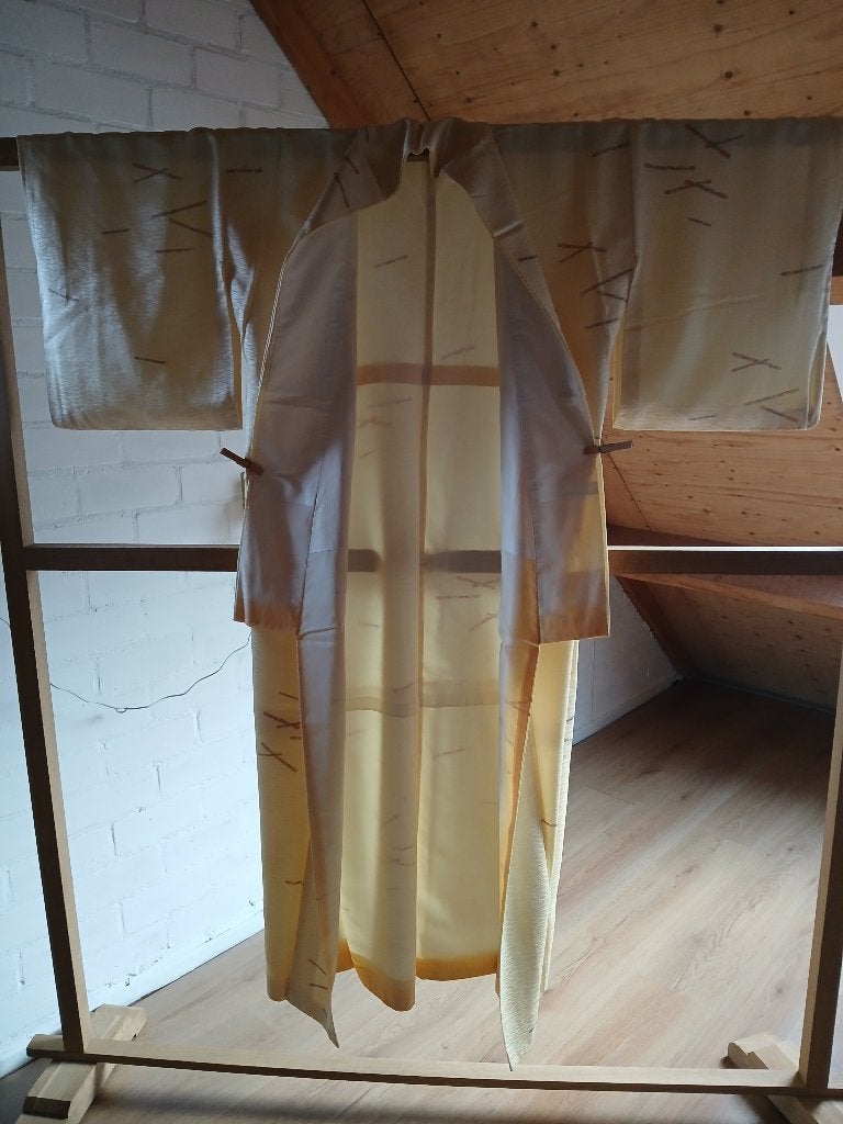 Traditionele Japanse Kimono cream yellow, Antiek en Kunst, Ophalen of Verzenden