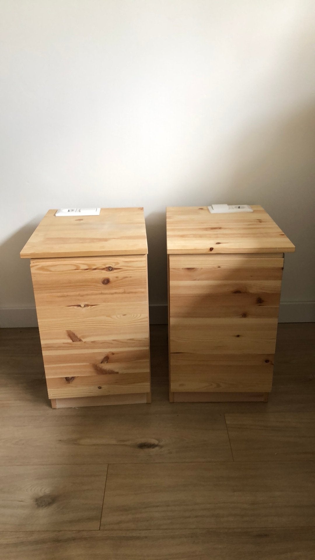 Ikea Trofast grenen nachtkastjes met deurtjes en stekkerblok, Ophalen, Gebruikt, Minder dan 45 cm, 55 tot 70 cm