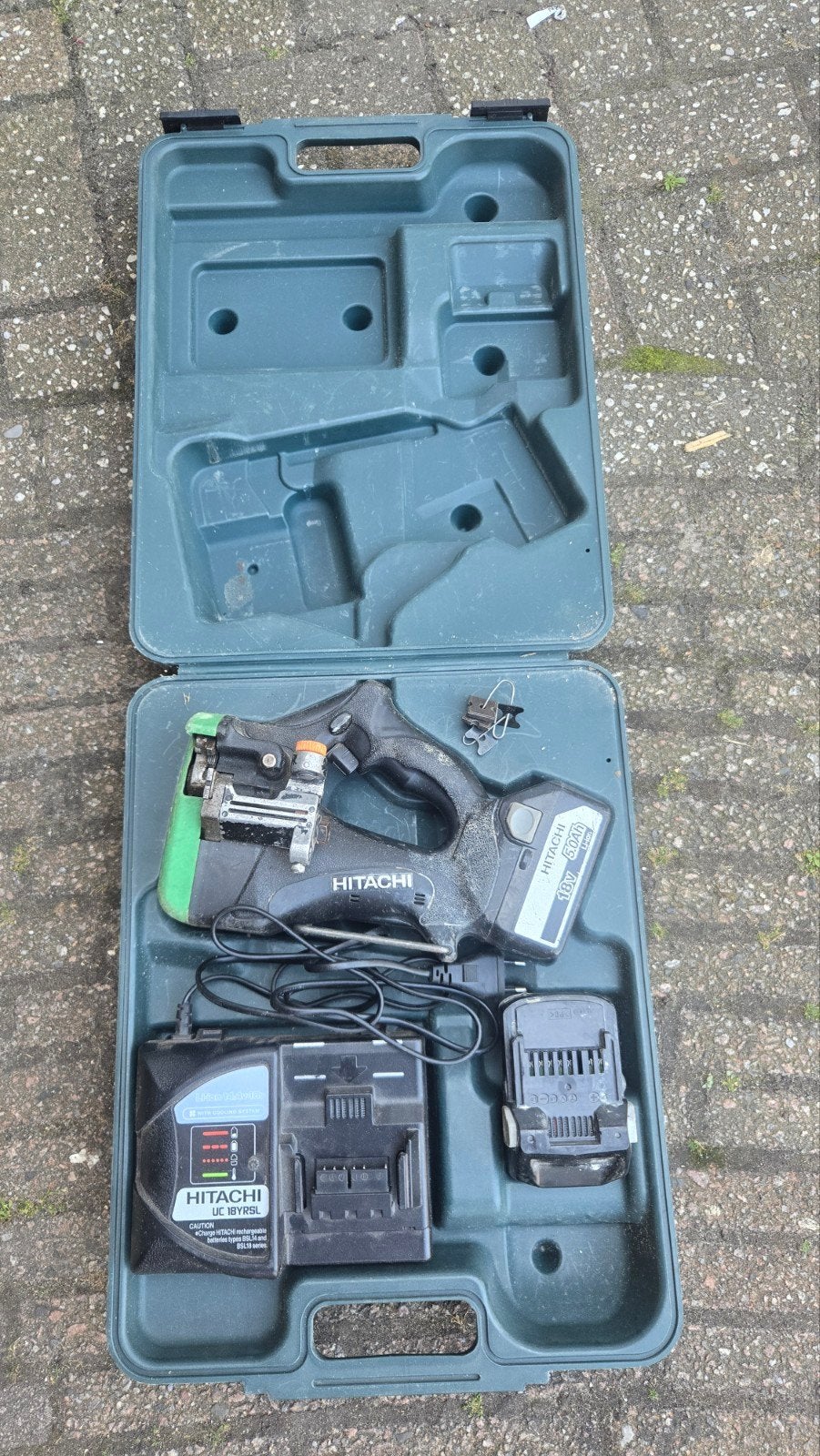 Hitachi draadstangknipper met 2 accu's en lader, Ophalen of Verzenden