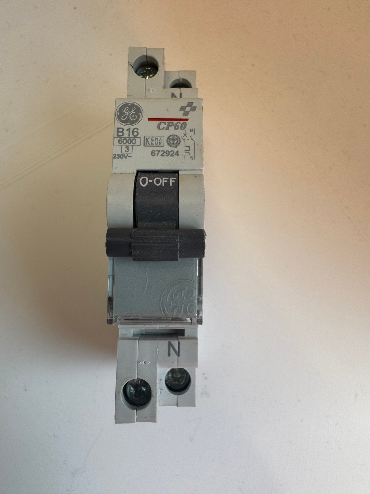 GE General Electric B16 automaat prijs per stuk, Ophalen of Verzenden, Gebruikt, Installatieautomaat