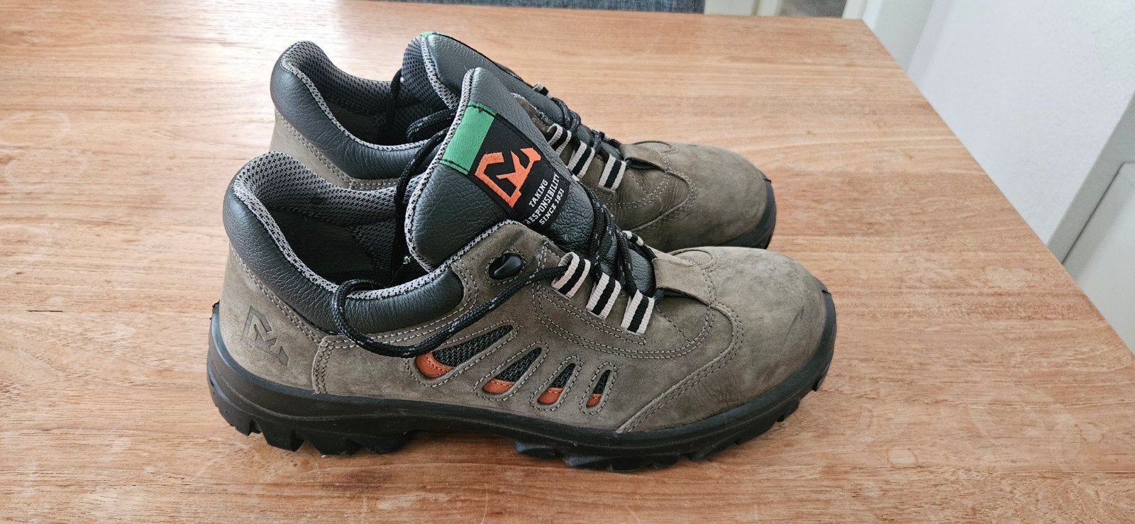 Emma Rocky, werkschoenen / veiligheidsschoenen, maat 44, Ophalen of Verzenden, Nieuw