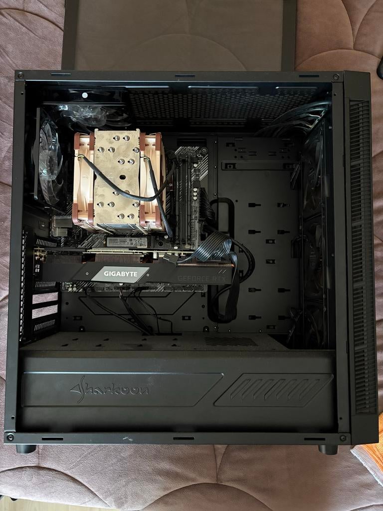 Game PC met GeForce RTX 2070 SUPER, Ophalen, 64 GB of meer, Zo goed als nieuw, SSD