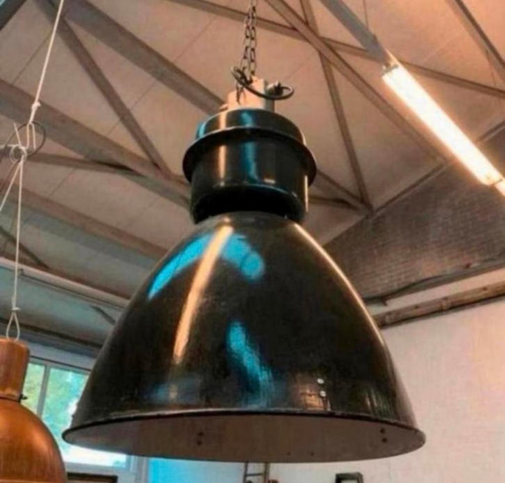 Lamp twee grote industriële oude fabriek lampen jaren 60., Ophalen of Verzenden, Zo goed als nieuw