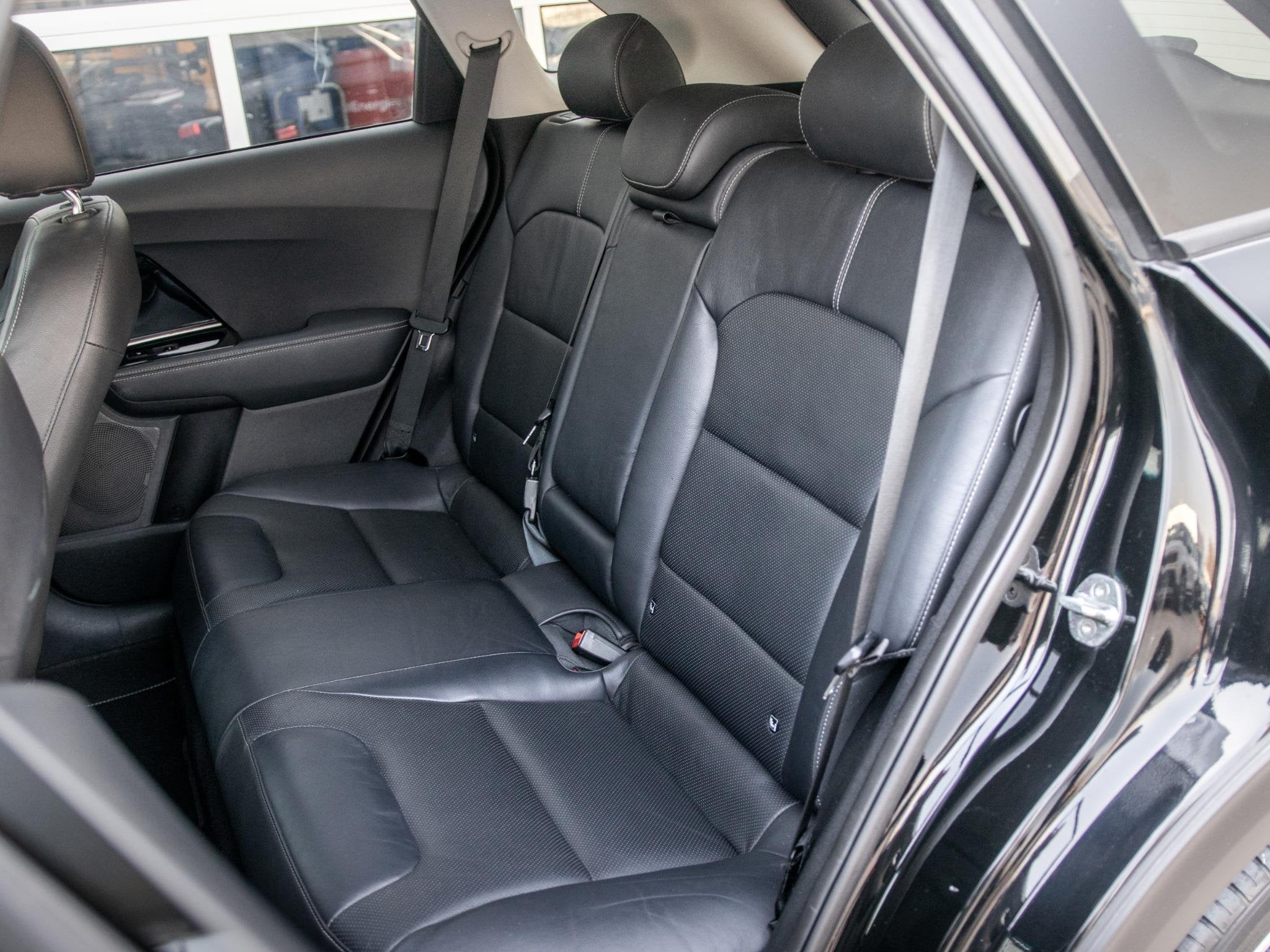 Foto 13 van Kia Niro 1.6 GDi Hybrid ExecutiveLine l lederen bekleding l
