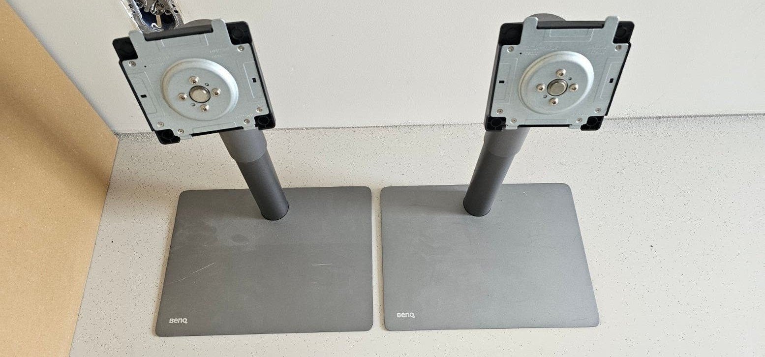 BenQ Monitor Standaard - Grijs (2 stuks beschikbaar), Ophalen of Verzenden, Gebruikt, BenQ
