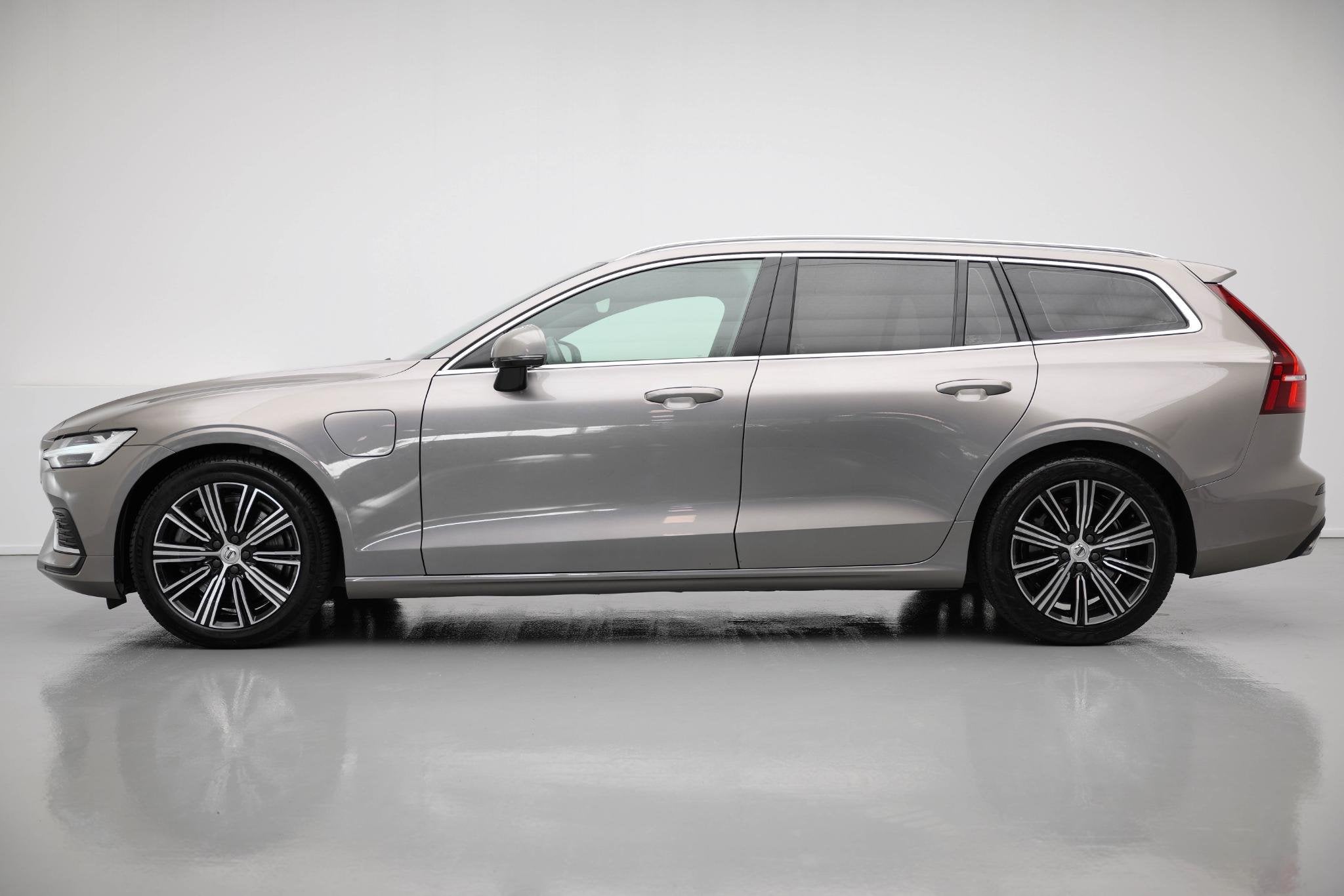 Volvo V60 2.0 T6 Recharge AWD Inscription |Memory|Adaptive|C, Auto's, Volvo, Gebruikt, Euro 6, 4 cilinders, 1969 cc