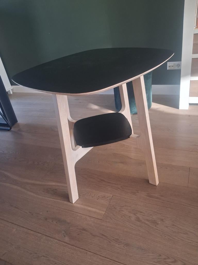 Zelfgemaakte Eettafel - Massief Es & HPL - 80x80x80cm, Vierkant, Tot twee personen, Zo goed als nieuw, Modern, Handgemaakt
