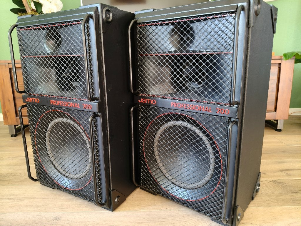 Jamo Professional 200 -refoamed en op wielen- [ VET GAAF! ]