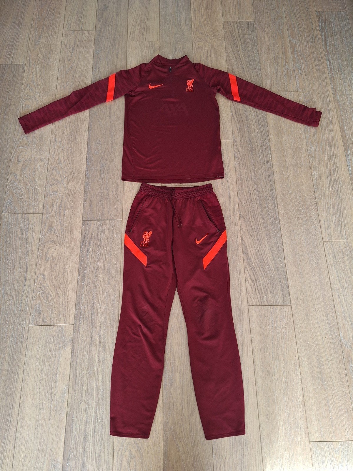 Trainingspak Liverpool FC maat 152, Maat XS of kleiner, Ophalen of Verzenden, Gebruikt, Trainingspak
