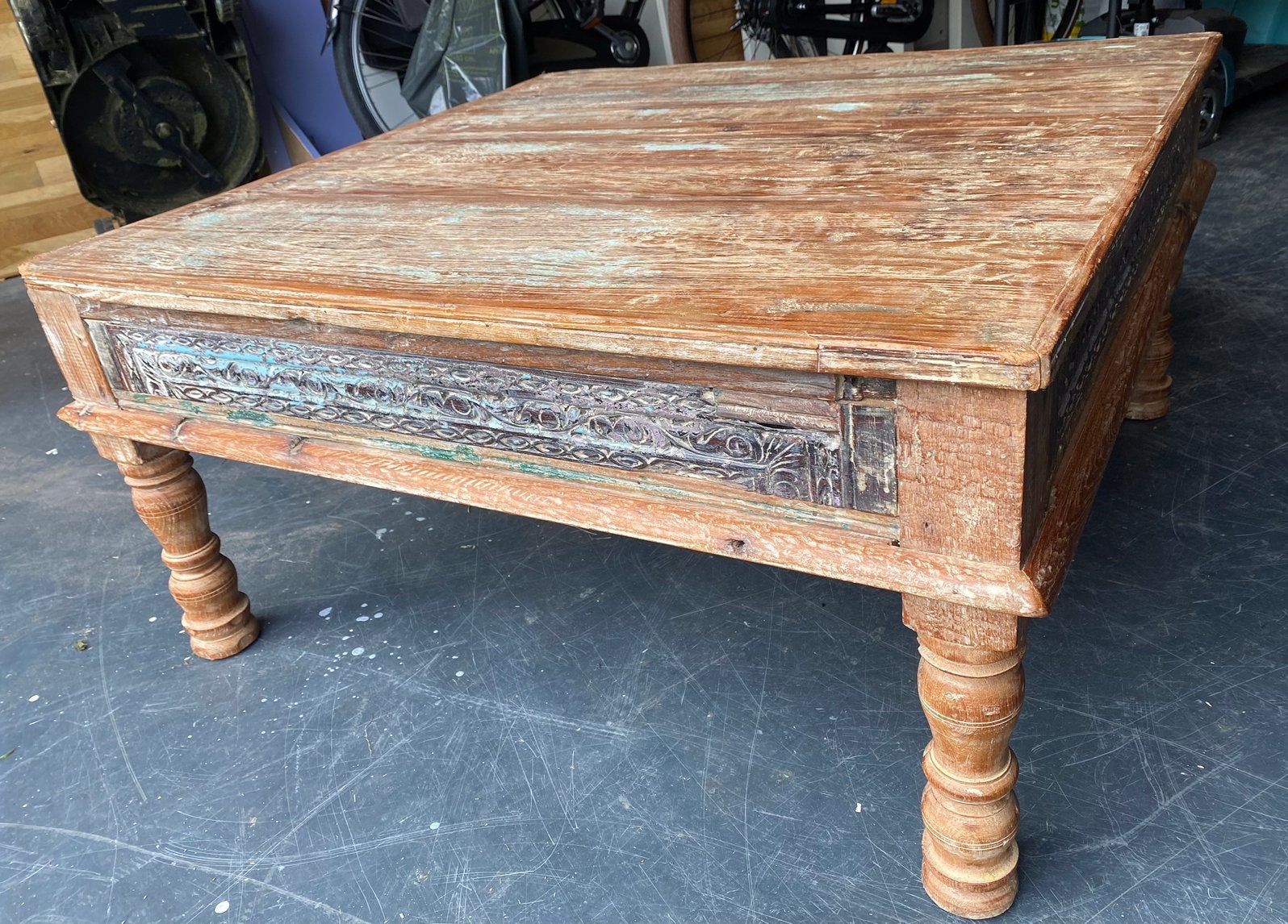Mooie oude houten salontafel, bewerkt, Ophalen