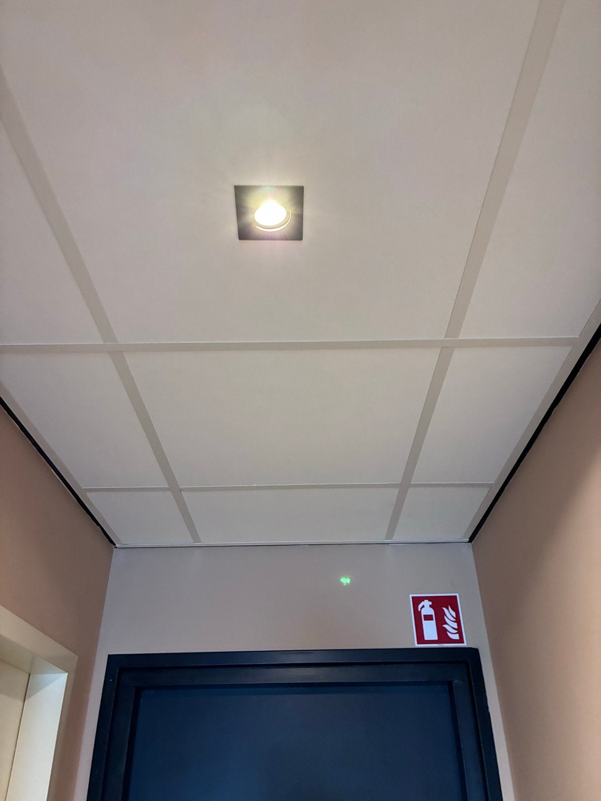 Plafondplaten voor systeemplafond, Ophalen, Gebruikt