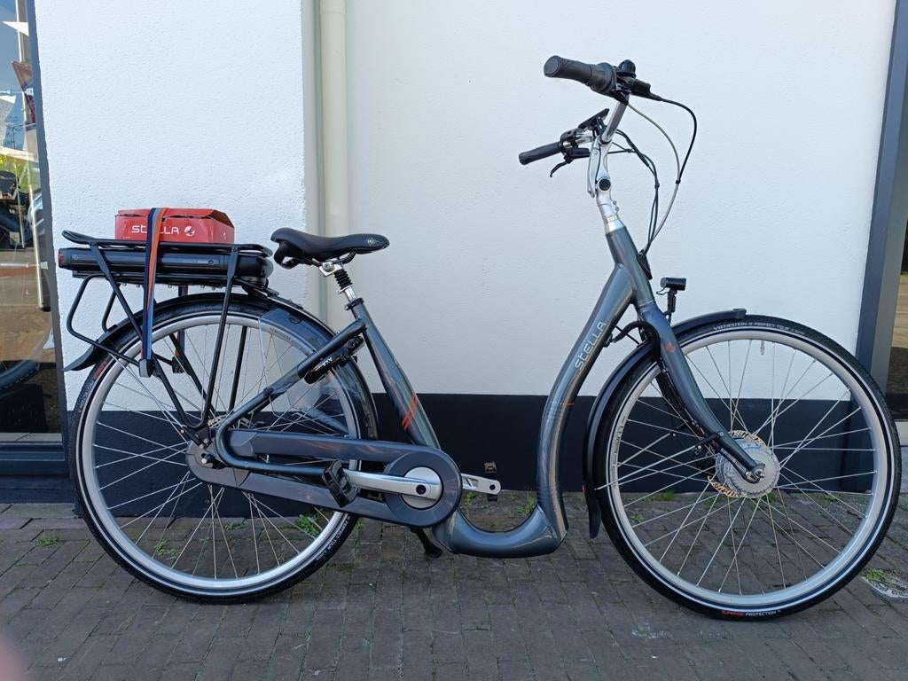 Te koop electrische Stella Nantes lage instap fiets, Zo goed als nieuw, 47 tot 51 cm, 50 km per accu of meer, Ophalen