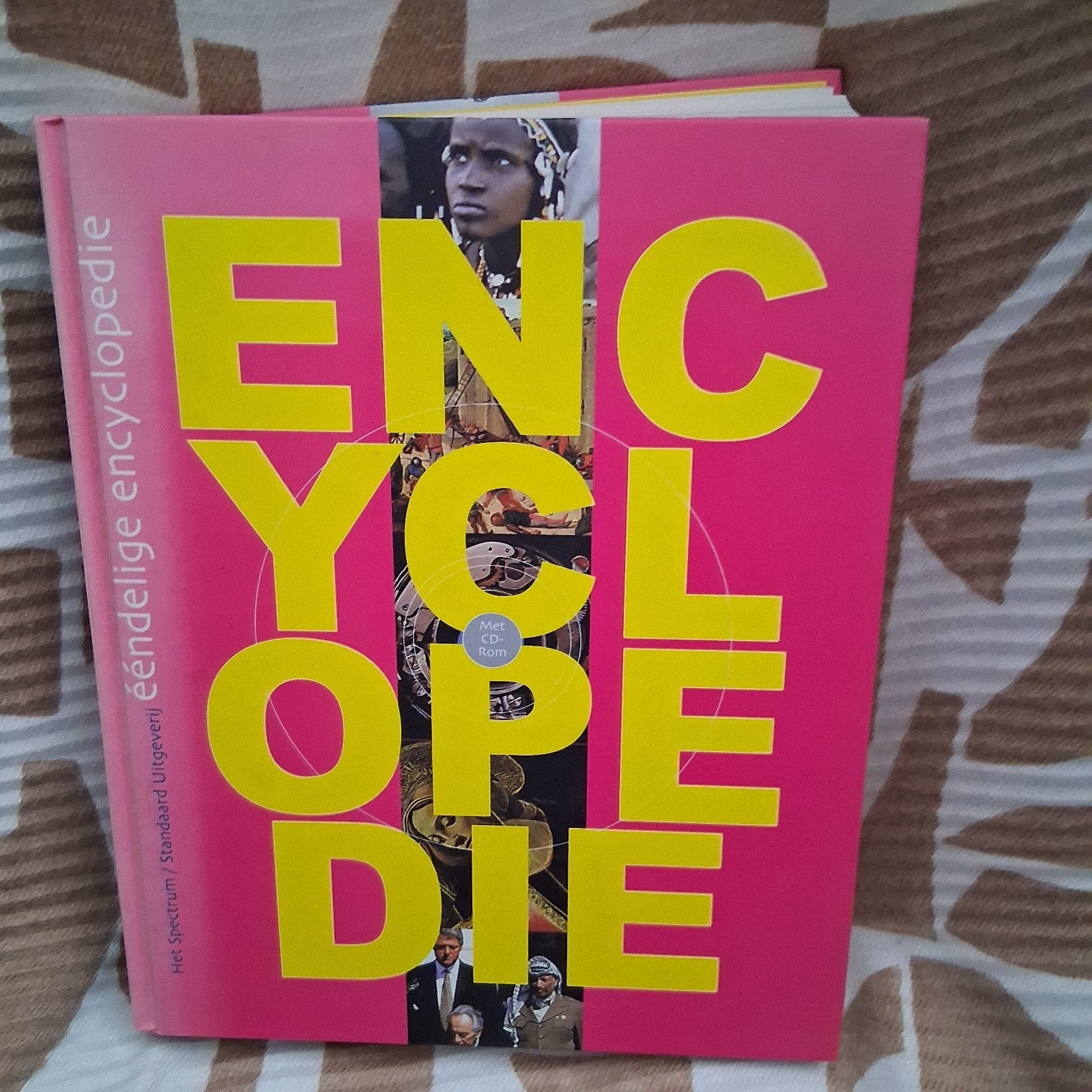 Encyclopedie Het Spectrum Standaard Uitgeverij, Ophalen of Verzenden, Zo goed als nieuw
