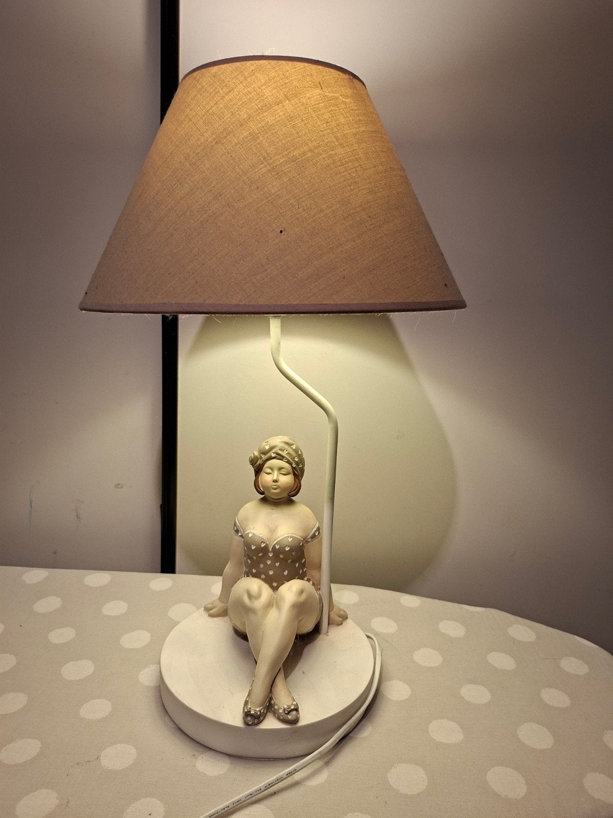 Vintage Tafellamp met Beeldje - Pin-up Stijl, Beige, Overige materialen, Gebruikt, Vintage