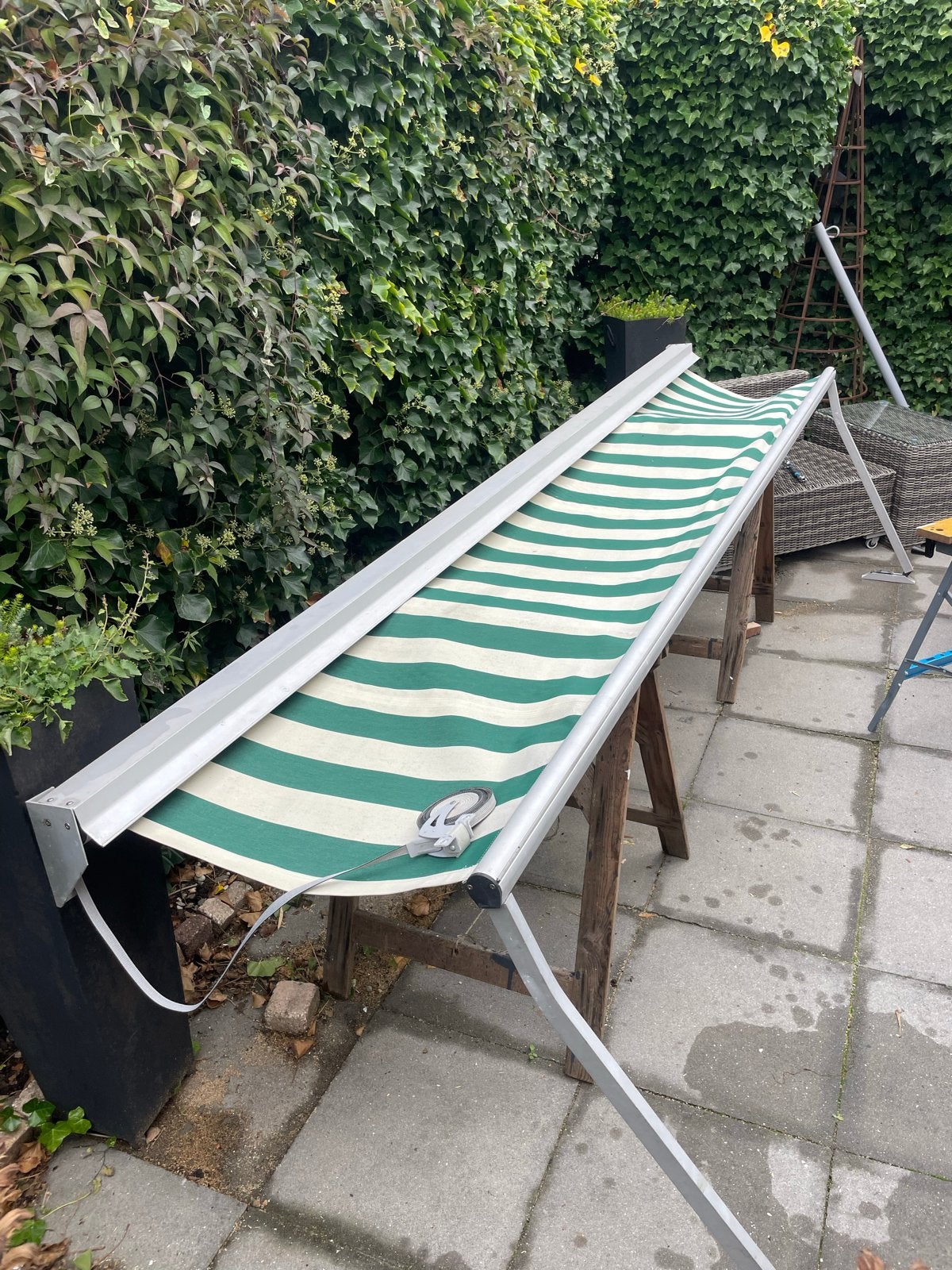 Uitvalscherm 345x150 cm met lang bedieningskoord, Ophalen, Gebruikt, 150 tot 300 cm, 250 cm tot 450 cm